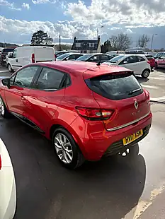 Used 2017 Renault Clio Dynamique Nav Red - Interior and Exterior details 3