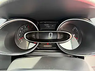 Used 2017 Renault Clio Dynamique Nav Red - Interior and Exterior details 10