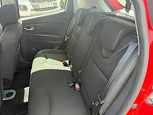 Used 2017 Renault Clio Dynamique Nav Red - Interior and Exterior details 13