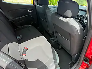 Used 2017 Renault Clio Dynamique Nav Red - Interior and Exterior details 14