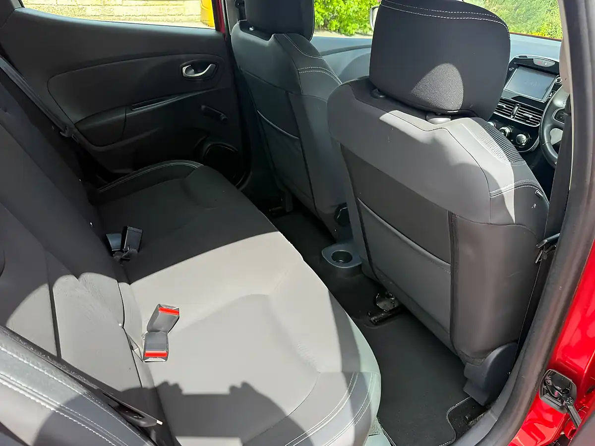 Used 2017 Renault Clio Dynamique Nav Red - Interior and Exterior details 14