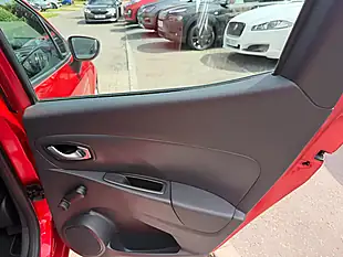 Used 2017 Renault Clio Dynamique Nav Red - Interior and Exterior details 15