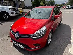 Used 2017 Renault Clio Dynamique Nav Red - Interior and Exterior details 2