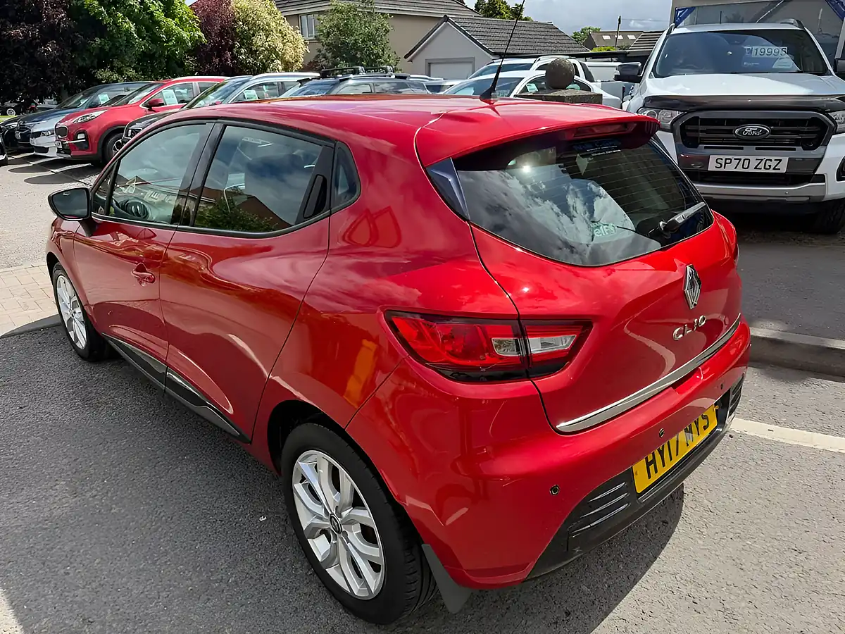 Used 2017 Renault Clio Dynamique Nav Red - Interior and Exterior details 3