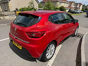Used 2017 Renault Clio Dynamique Nav Red - Interior and Exterior details 5