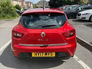 Used 2017 Renault Clio Dynamique Nav Red - Interior and Exterior details 7