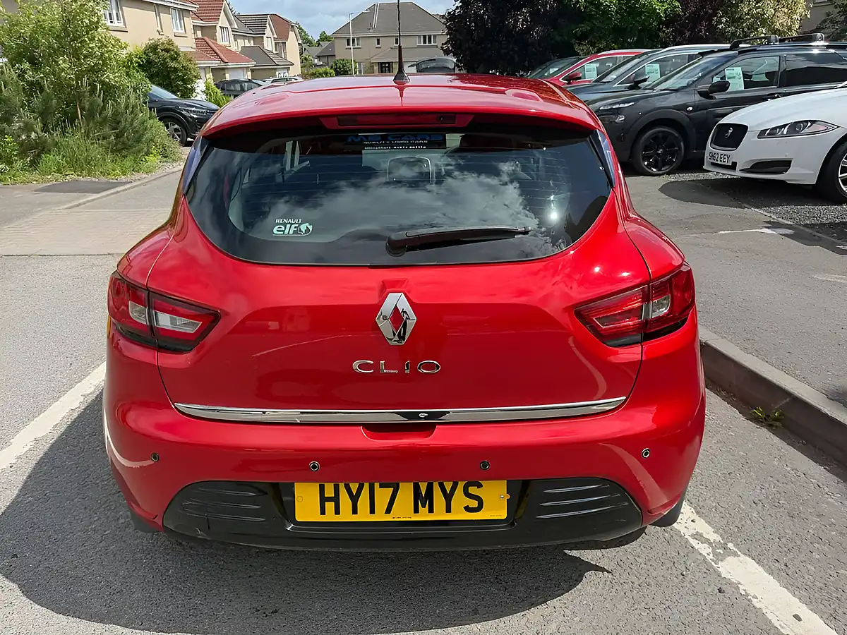 Used 2017 Renault Clio Dynamique Nav Red - Interior and Exterior details 7