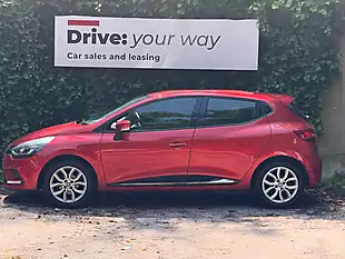 Used 2017 Renault Clio Dynamique Nav Red - Interior and Exterior details 4