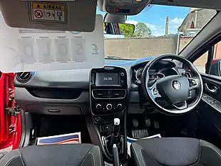 Used 2017 Renault Clio Dynamique Nav Red - Interior and Exterior details 10