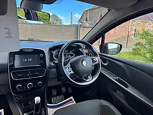 Used 2017 Renault Clio Dynamique Nav Red - Interior and Exterior details 12