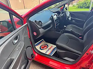 Used 2017 Renault Clio Dynamique Nav Red - Interior and Exterior details 14
