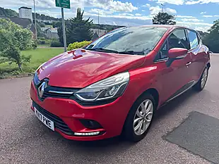 Used 2017 Renault Clio Dynamique Nav Red - Interior and Exterior details 3
