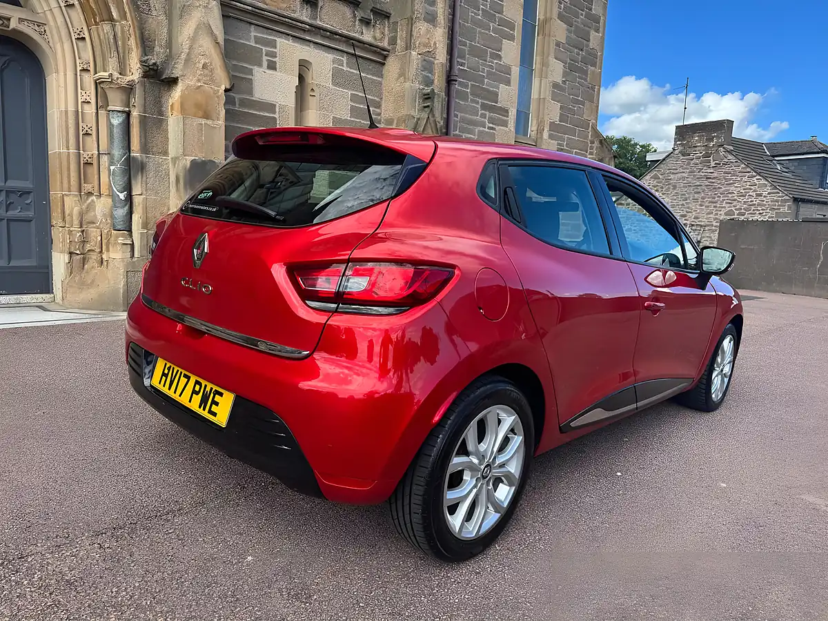 Used 2017 Renault Clio Dynamique Nav Red - Interior and Exterior details 5