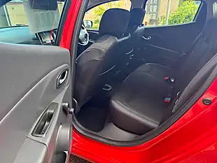 Used 2017 Renault Clio Dynamique Nav Red - Interior and Exterior details 9