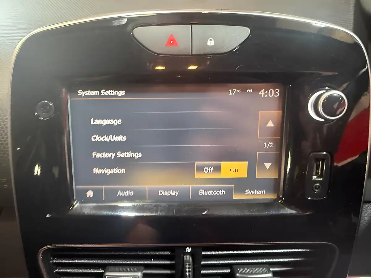 Used 2017 Renault Clio Dynamique Nav Red - Interior and Exterior details 16