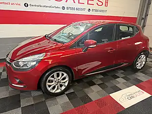 Used 2017 Renault Clio Dynamique Nav Red - Interior and Exterior details 6