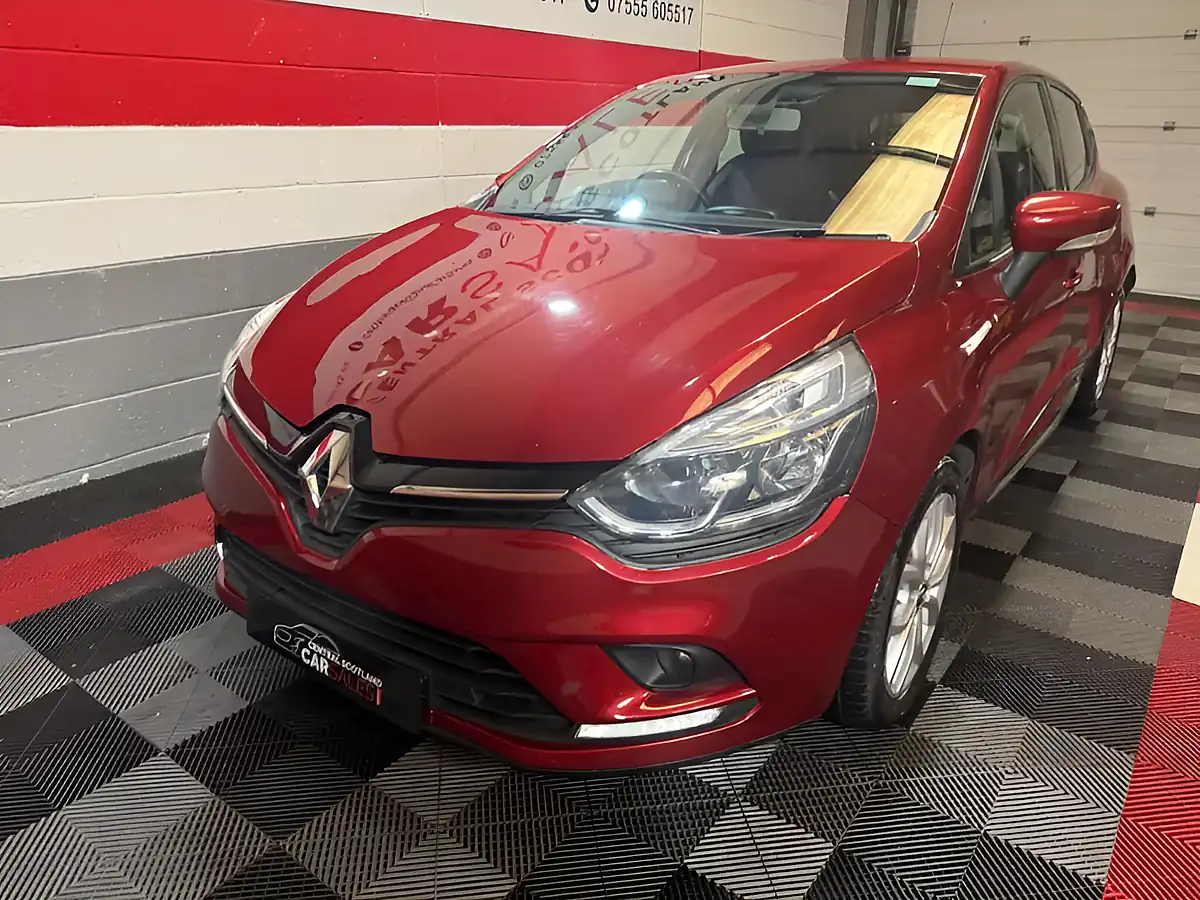 Used 2017 Renault Clio Dynamique Nav Red - Interior and Exterior details 7