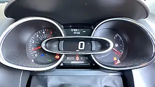 Used 2017 Renault Clio Dynamique Nav Red - Interior and Exterior details 12