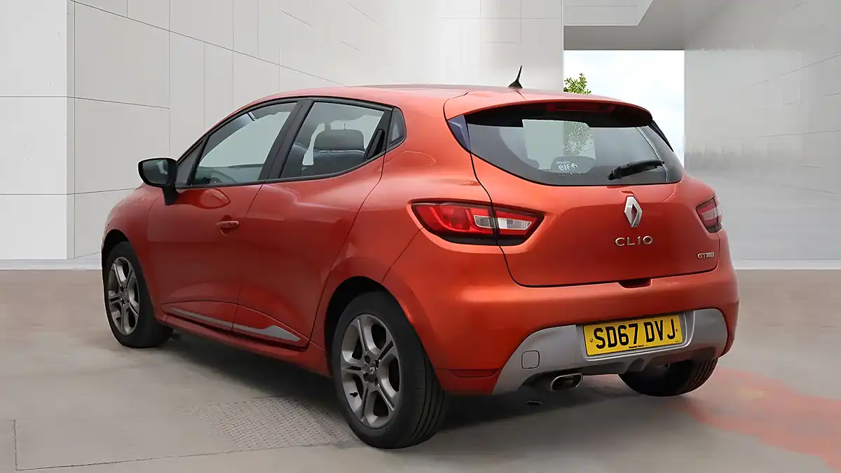 Used 2017 Renault Clio Dynamique Nav Red - Interior and Exterior details 3