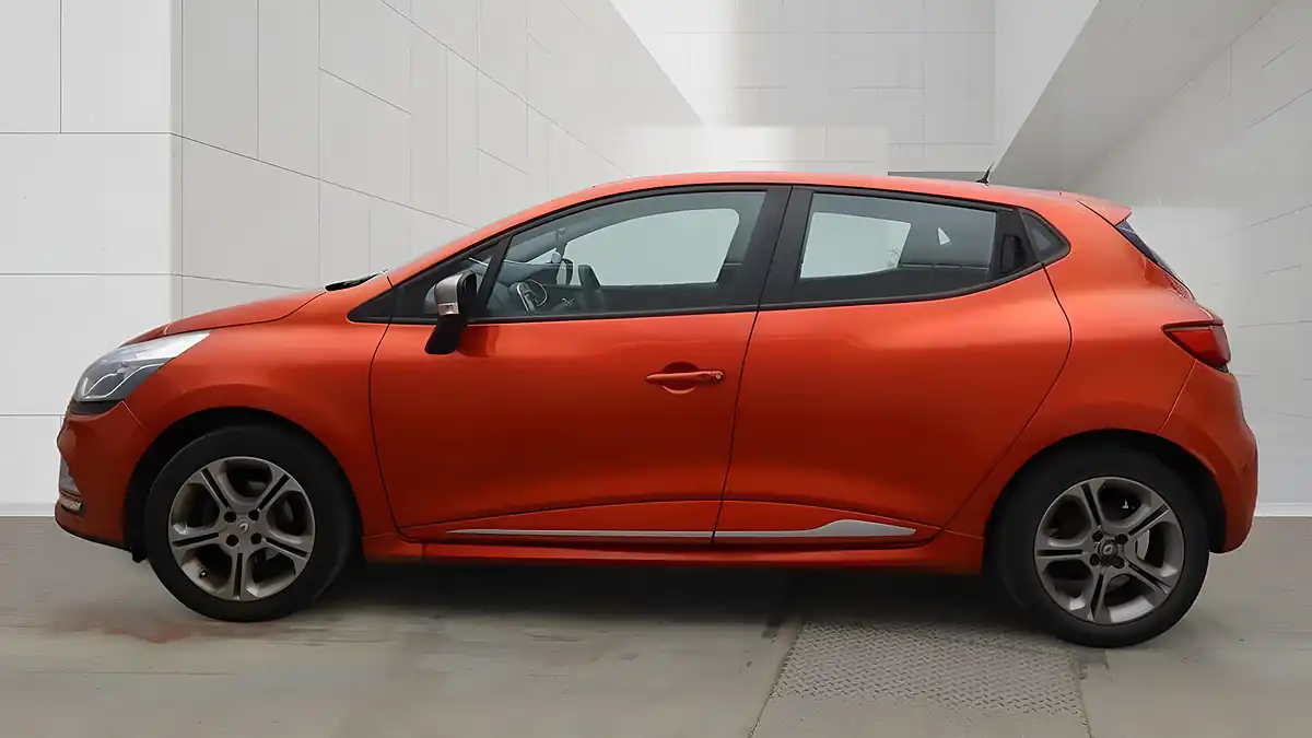 Used 2017 Renault Clio Dynamique Nav Red - Interior and Exterior details 6