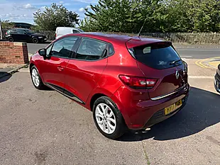 Used 2017 Renault Clio Dynamique Nav Red - Interior and Exterior details 10