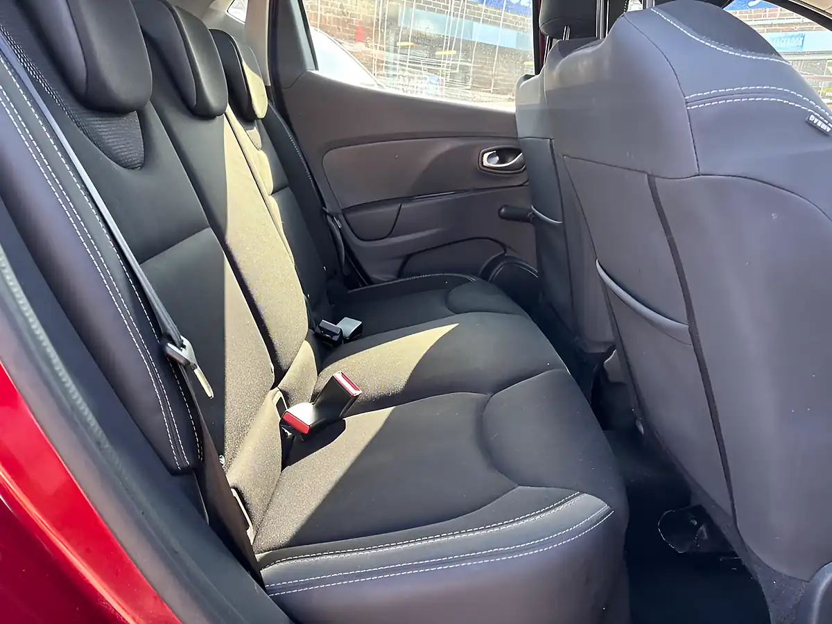Used 2017 Renault Clio Dynamique Nav Red - Interior and Exterior details 11