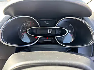 Used 2017 Renault Clio Dynamique Nav Red - Interior and Exterior details 15
