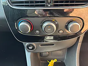 Used 2017 Renault Clio Dynamique Nav Red - Interior and Exterior details 17