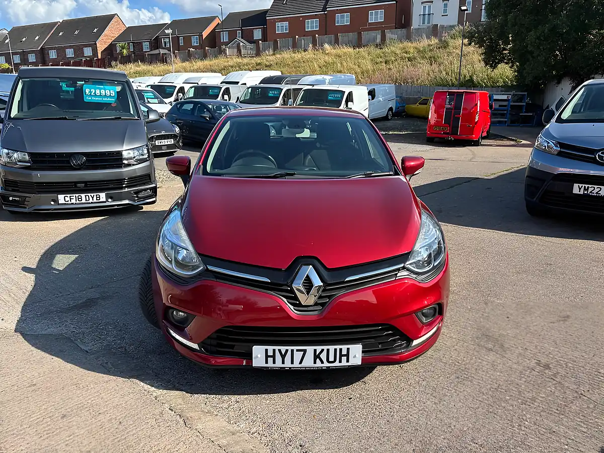 Used 2017 Renault Clio Dynamique Nav Red - Interior and Exterior details 2