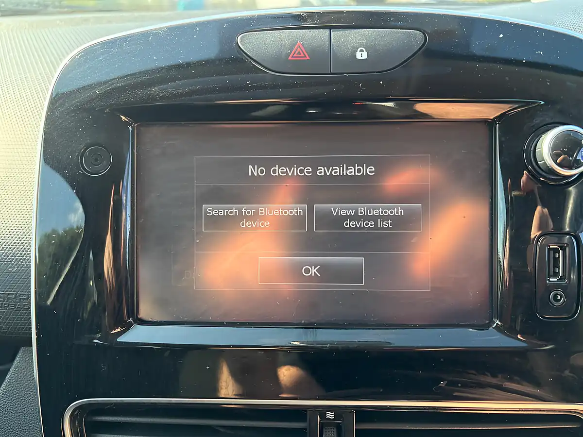 Used 2017 Renault Clio Dynamique Nav Red - Interior and Exterior details 20