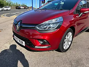 Used 2017 Renault Clio Dynamique Nav Red - Interior and Exterior details 3