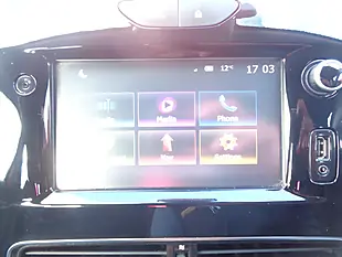 Used 2017 Renault Clio Dynamique Nav Red - Interior and Exterior details 13