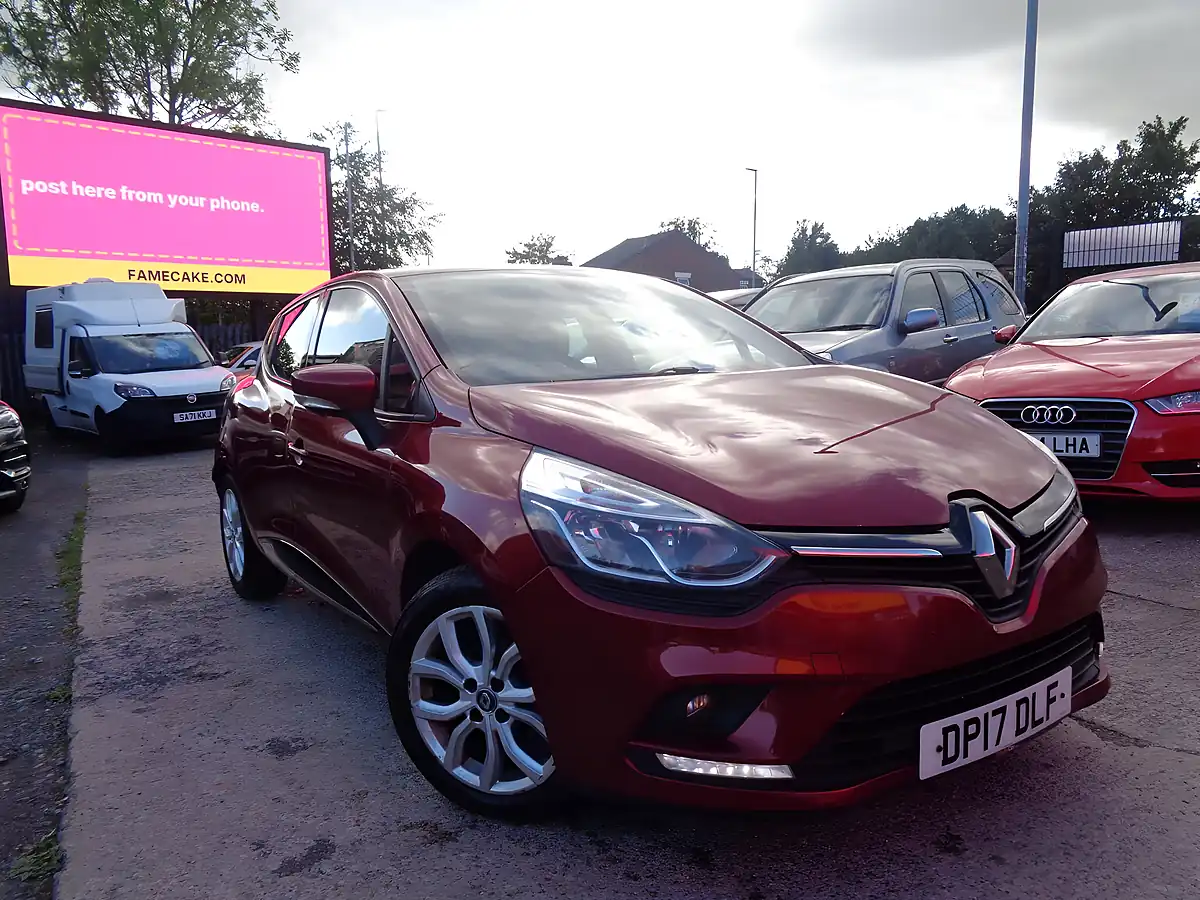 Used 2017 Renault Clio Dynamique Nav Red - Interior and Exterior details 2