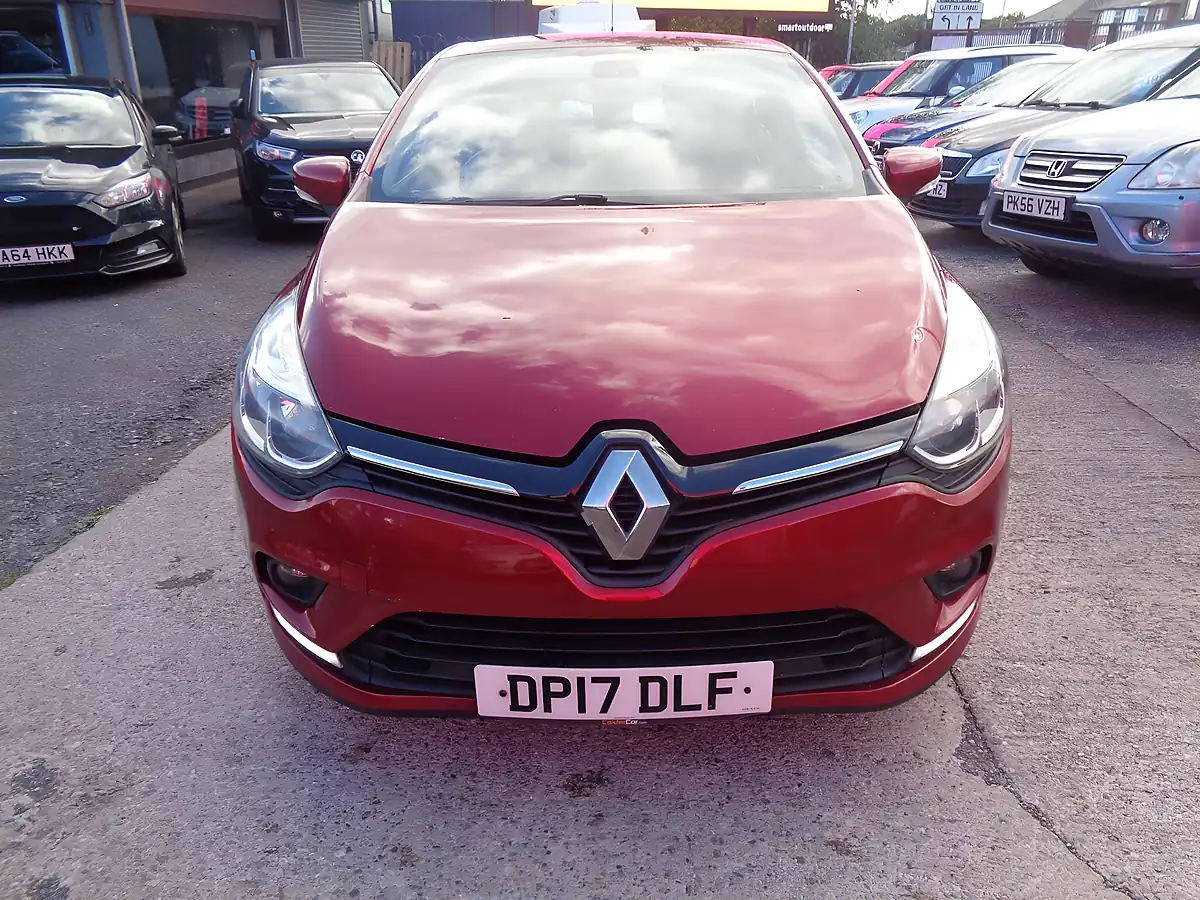 Used 2017 Renault Clio Dynamique Nav Red - Interior and Exterior details 3