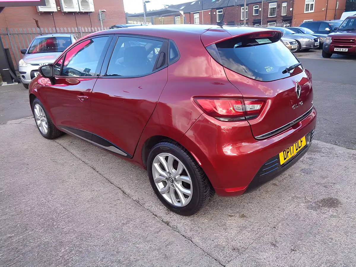 Used 2017 Renault Clio Dynamique Nav Red - Interior and Exterior details 8