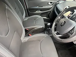 Used 2017 Renault Clio Dynamique Nav Red - Interior and Exterior details 11