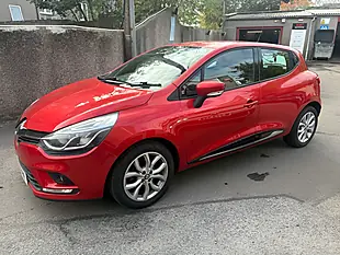 Used 2017 Renault Clio Dynamique Nav Red - Interior and Exterior details 4