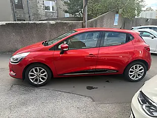 Used 2017 Renault Clio Dynamique Nav Red - Interior and Exterior details 5
