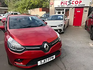 Used 2017 Renault Clio Dynamique Nav Red - Interior and Exterior details 7