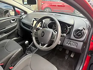 Used 2017 Renault Clio Dynamique Nav Red - Interior and Exterior details 9