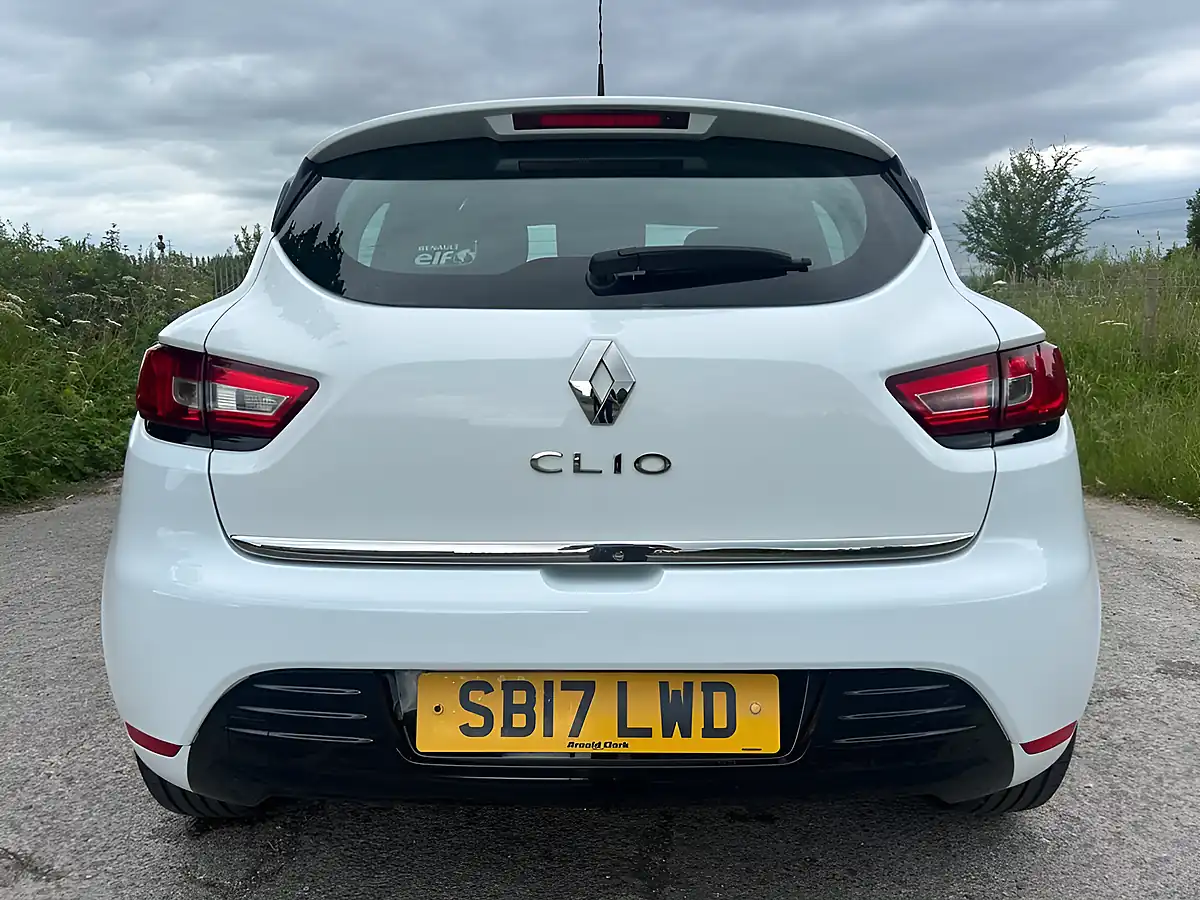 Used 2017 Renault Clio Dynamique Nav White - Interior and Exterior details 10
