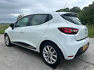 Used 2017 Renault Clio Dynamique Nav White - Interior and Exterior details 12