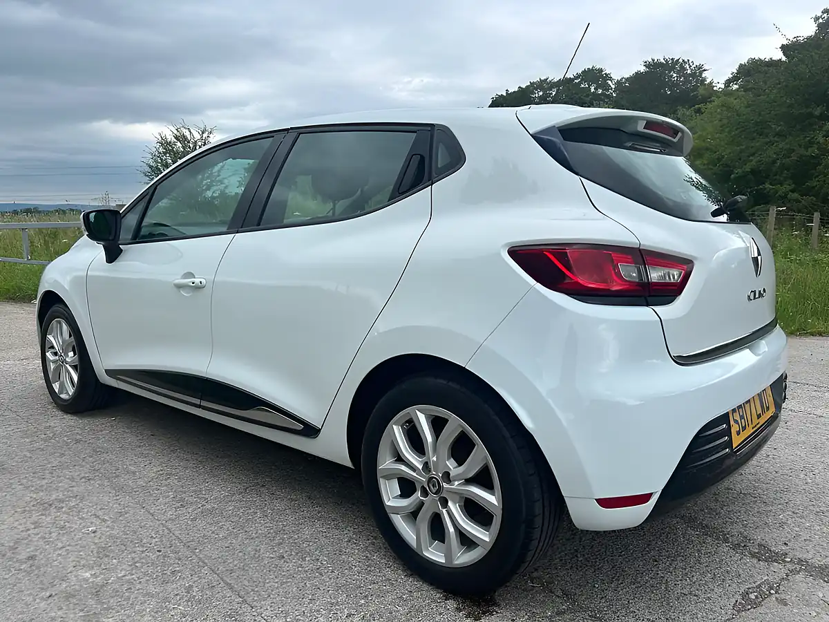 Used 2017 Renault Clio Dynamique Nav White - Interior and Exterior details 12