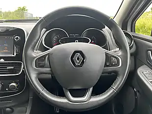 Used 2017 Renault Clio Dynamique Nav White - Interior and Exterior details 15
