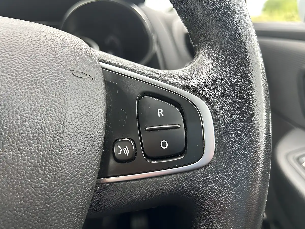 Used 2017 Renault Clio Dynamique Nav White - Interior and Exterior details 17
