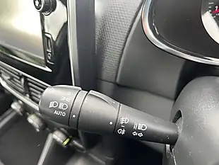 Used 2017 Renault Clio Dynamique Nav White - Interior and Exterior details 19