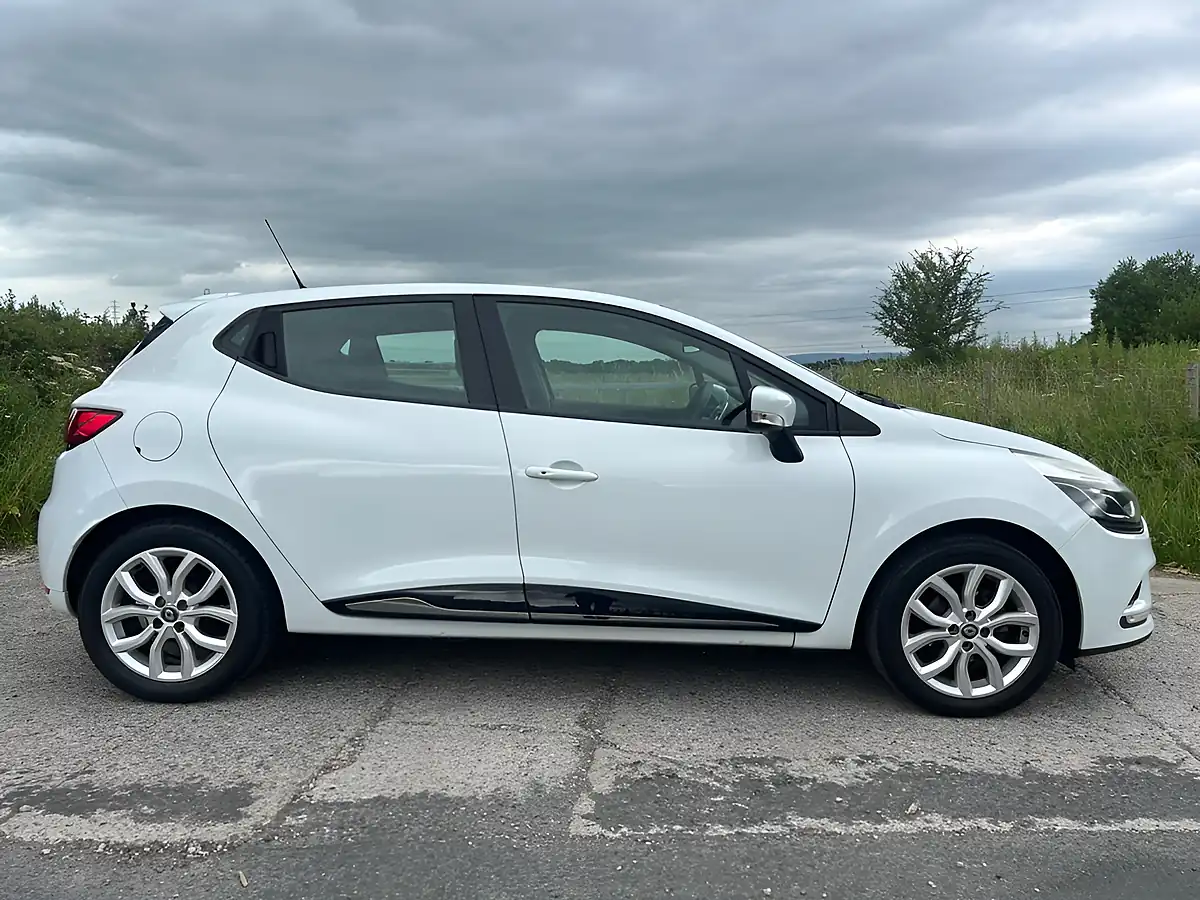 Used 2017 Renault Clio Dynamique Nav White - Interior and Exterior details 2