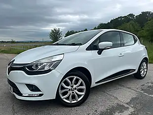 Used 2017 Renault Clio Dynamique Nav White - Interior and Exterior details 4