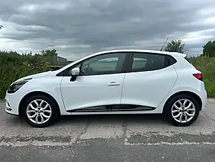 Used 2017 Renault Clio Dynamique Nav White - Interior and Exterior details 5