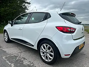 Used 2017 Renault Clio Dynamique Nav White - Interior and Exterior details 6